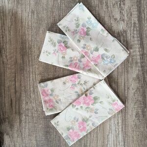 Set of 4 Pfaltzgraff Tea Rose Napkins Never Used